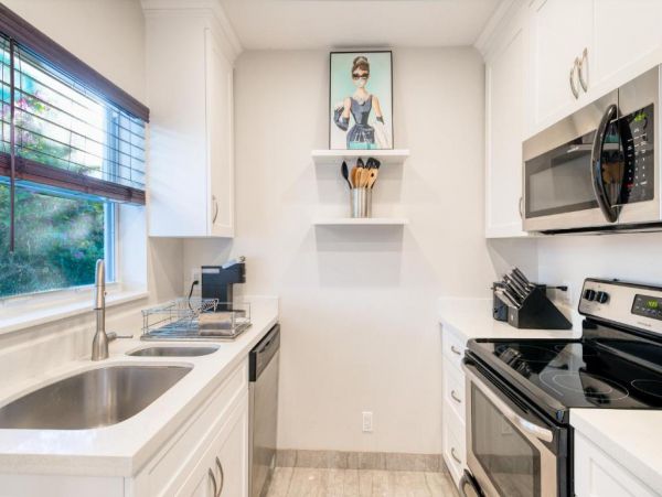 Beautiful Delray Vacation Home Sleeps Six Bedroom