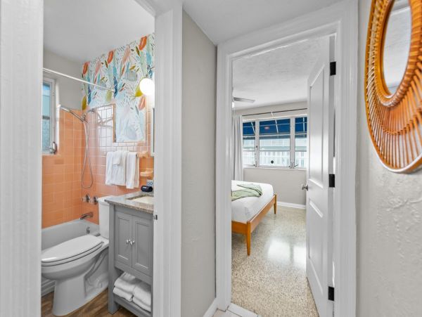 Lido Key Vacation Duplex Four Bedroom Walk to Beach
