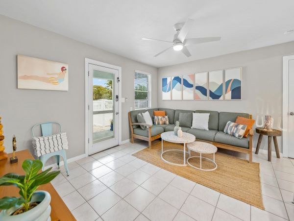 Lido Key Vacation Duplex Four Bedroom Walk to Beach