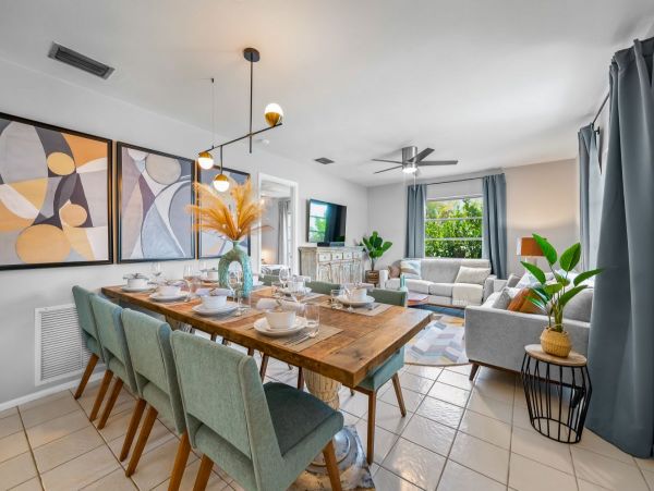 Lido Key Vacation Duplex Four Bedroom Walk to Beach