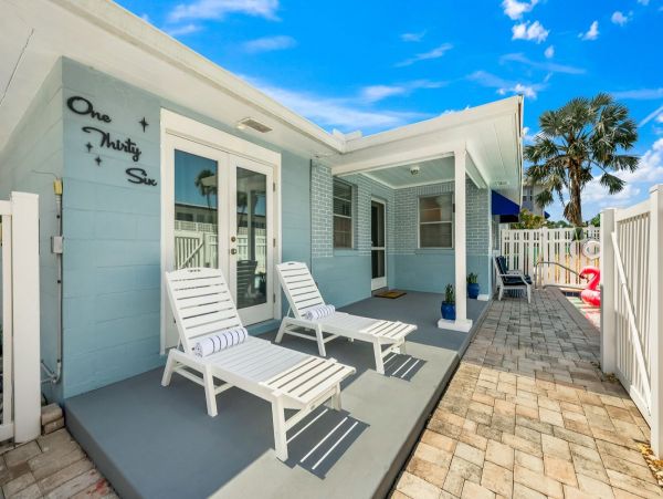 Lido Key Vacation Duplex Four Bedroom Walk to Beach