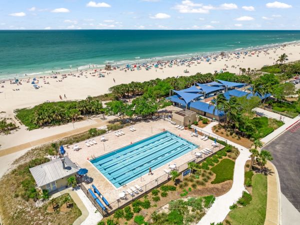 Lido Key Vacation Duplex Four Bedroom Walk to Beach