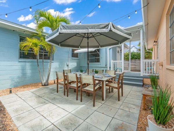 Lido Key Vacation Duplex Four Bedroom Walk to Beach