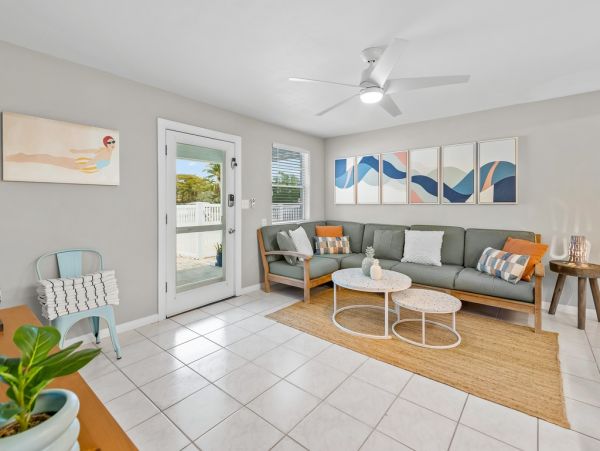 Lido Key Vacation Duplex Four Bedroom Walk to Beach