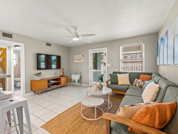Lido Key Vacation Duplex Four Bedroom Walk to Beach