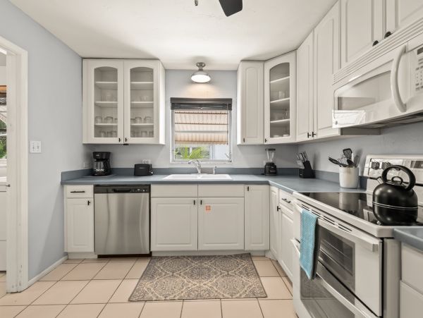 Lido Key Vacation Duplex Four Bedroom Walk to Beach