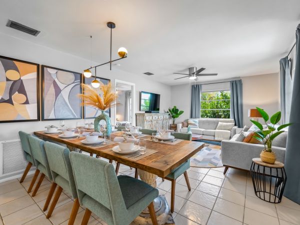 Lido Key Vacation Duplex Four Bedroom Walk to Beach