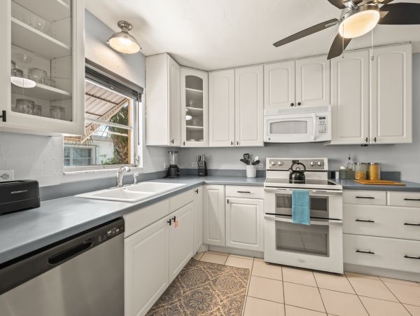 Lido Key Vacation Duplex Four Bedroom Walk to Beach