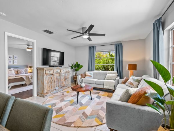 Lido Key Vacation Duplex Four Bedroom Walk to Beach