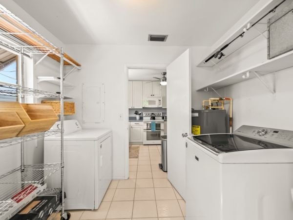 Lido Key Vacation Duplex Four Bedroom Walk to Beach