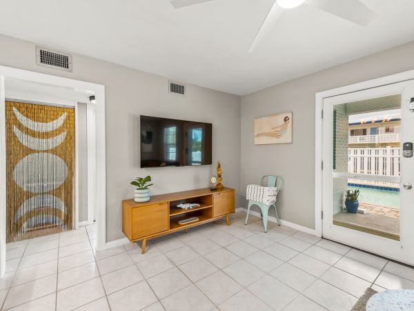 Lido Key Vacation Duplex Four Bedroom Walk to Beach