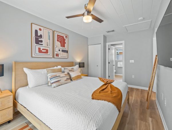 Lido Key Vacation Duplex Four Bedroom Walk to Beach