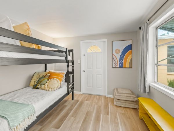 Lido Key Vacation Duplex Four Bedroom Walk to Beach