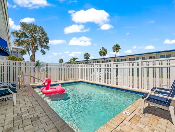 Lido Key Vacation Duplex Four Bedroom Walk to Beach