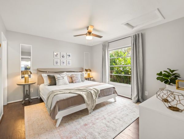 Lido Key Vacation Duplex Four Bedroom Walk to Beach