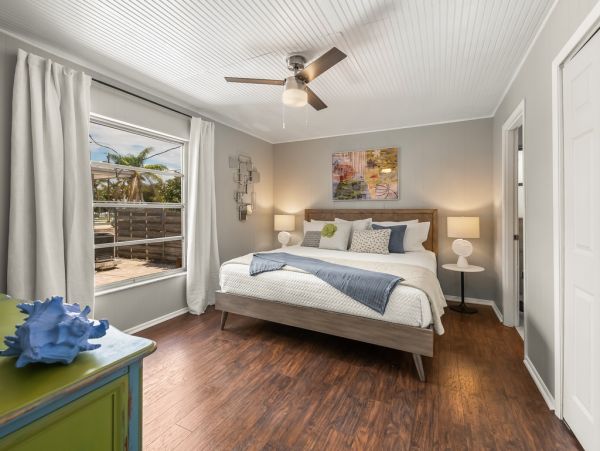 Lido Key Vacation Duplex Four Bedroom Walk to Beach
