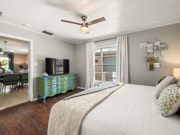 Lido Key Vacation Duplex Four Bedroom Walk to Beach