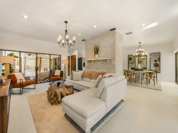 Unique 4 Bedroom Home Located on the North of Anna Maria