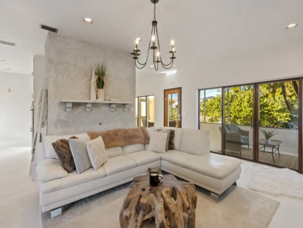 Unique 4 Bedroom Home Located on the North of Anna Maria