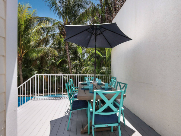 Luxury 4 Bedroom Vacation Pool Home in Holmes Beach