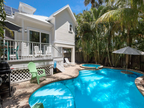 Luxury 4 Bedroom Vacation Pool Home in Holmes Beach