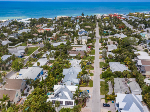 Luxury 4 Bedroom Vacation Pool Home in Holmes Beach
