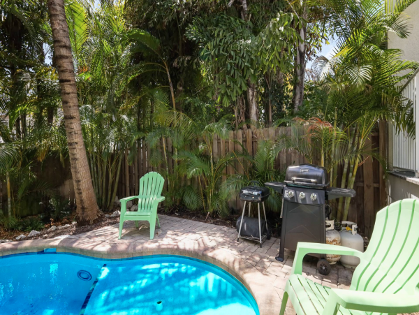 Luxury 4 Bedroom Vacation Pool Home in Holmes Beach