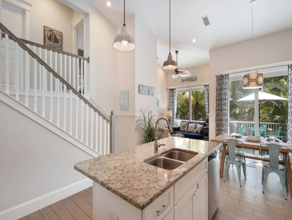 Luxury 4 Bedroom Vacation Pool Home in Holmes Beach