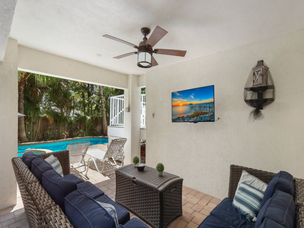 Luxury 4 Bedroom Vacation Pool Home in Holmes Beach