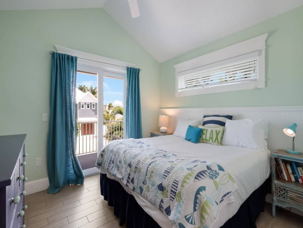 Luxury 4 Bedroom Vacation Pool Home in Holmes Beach