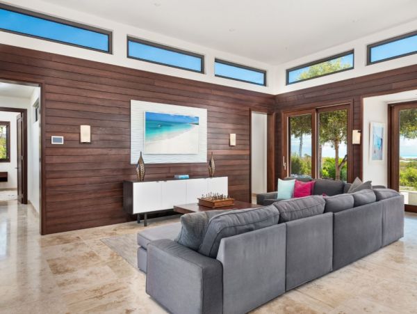 Luxury 4 Bedroom Vacation Villa in Turks and Caicos with Pool