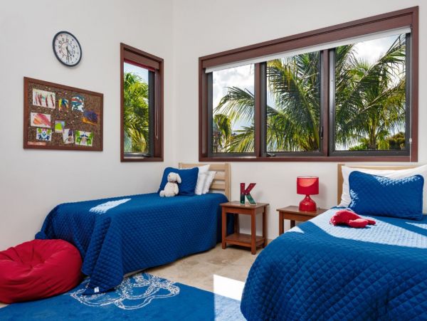 Luxury 4 Bedroom Vacation Villa in Turks and Caicos with Pool