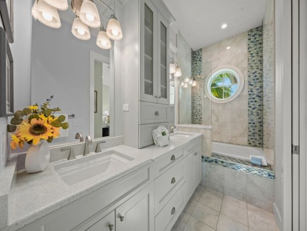 Anna Maria 4 Bedroom Luxury Home with Private Pool & Spa