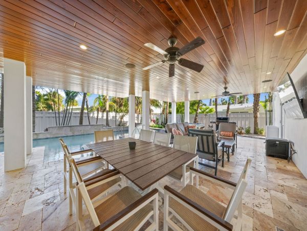 Anna Maria 4 Bedroom Luxury Home with Private Pool & Spa