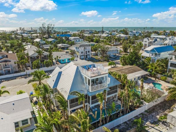 Anna Maria 4 Bedroom Luxury Home with Private Pool & Spa