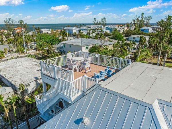 Anna Maria 4 Bedroom Luxury Home with Private Pool & Spa