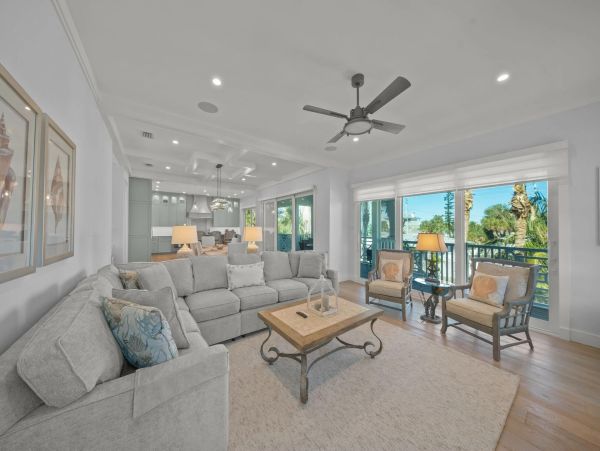 Anna Maria 4 Bedroom Luxury Home with Private Pool & Spa