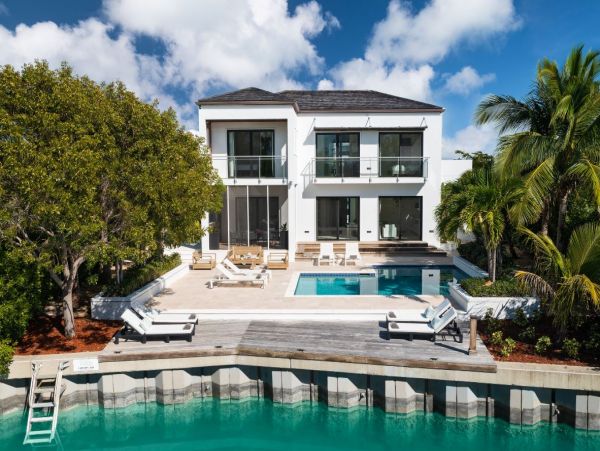 Modern Canal-Front 3 Bedroom Vacation Villa in Turks and Caicos