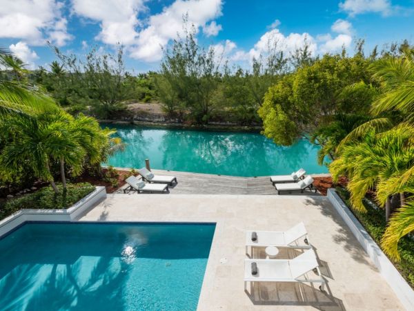 Modern Canal-Front 3 Bedroom Vacation Villa in Turks and Caicos
