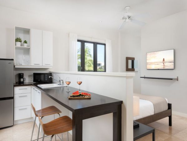 Modern Canal-Front 3 Bedroom Vacation Villa in Turks and Caicos