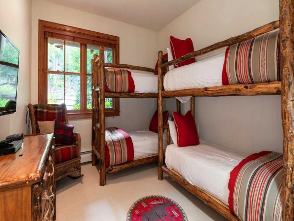 Bachelor Gulch Vacation Condo Four Bedroom Ski in -Ski out
