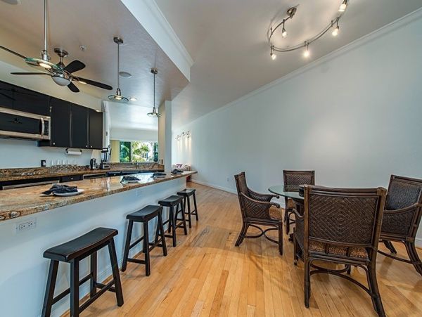 Naples Walk to the Beach Three Bedroom Condo