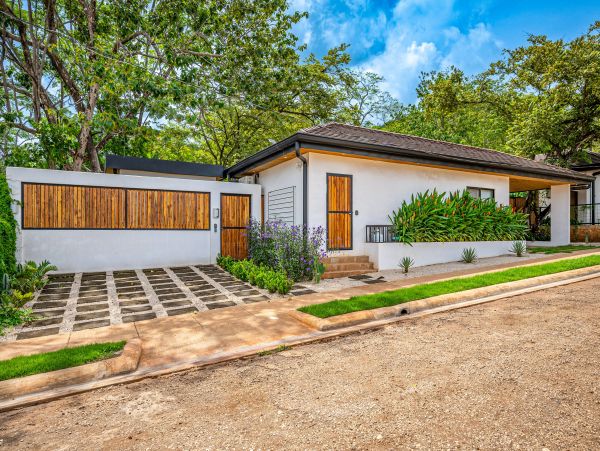 Four Bedroom Private Home In The Heart Of Tamarindo Beach City