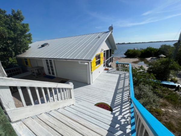 One Bedroom Apartment in Little Gasparilla Island Walk to Beach