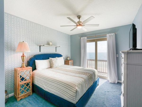 Beachfront 3 Bedroom Getaway with Full Ocean View
