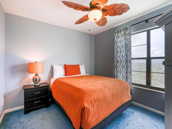 Beachfront 3 Bedroom Getaway with Full Ocean View