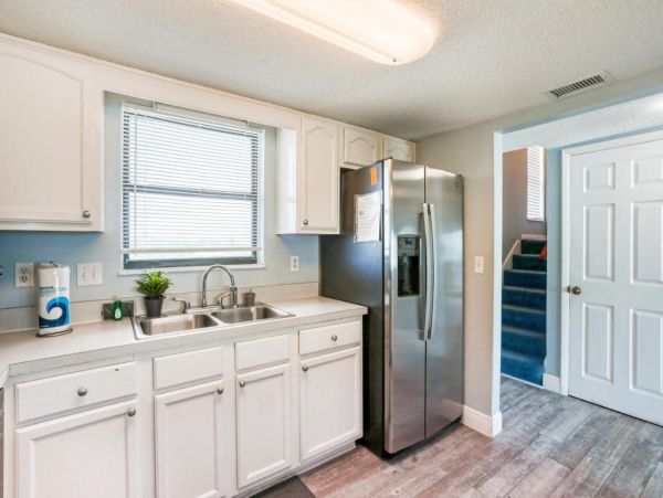 Beachfront 3 Bedroom Getaway with Full Ocean View