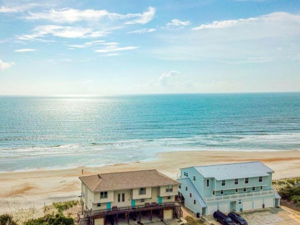 Beachfront 3 Bedroom Getaway with Full Ocean View
