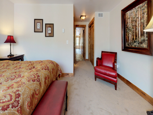 150 yards to Lionshead Gondola 3 bedroom sleeps 10