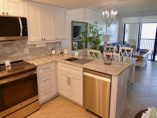 Oceanfront 2-Bedroom, 2-Bath Condo with Stunning Gulf Views